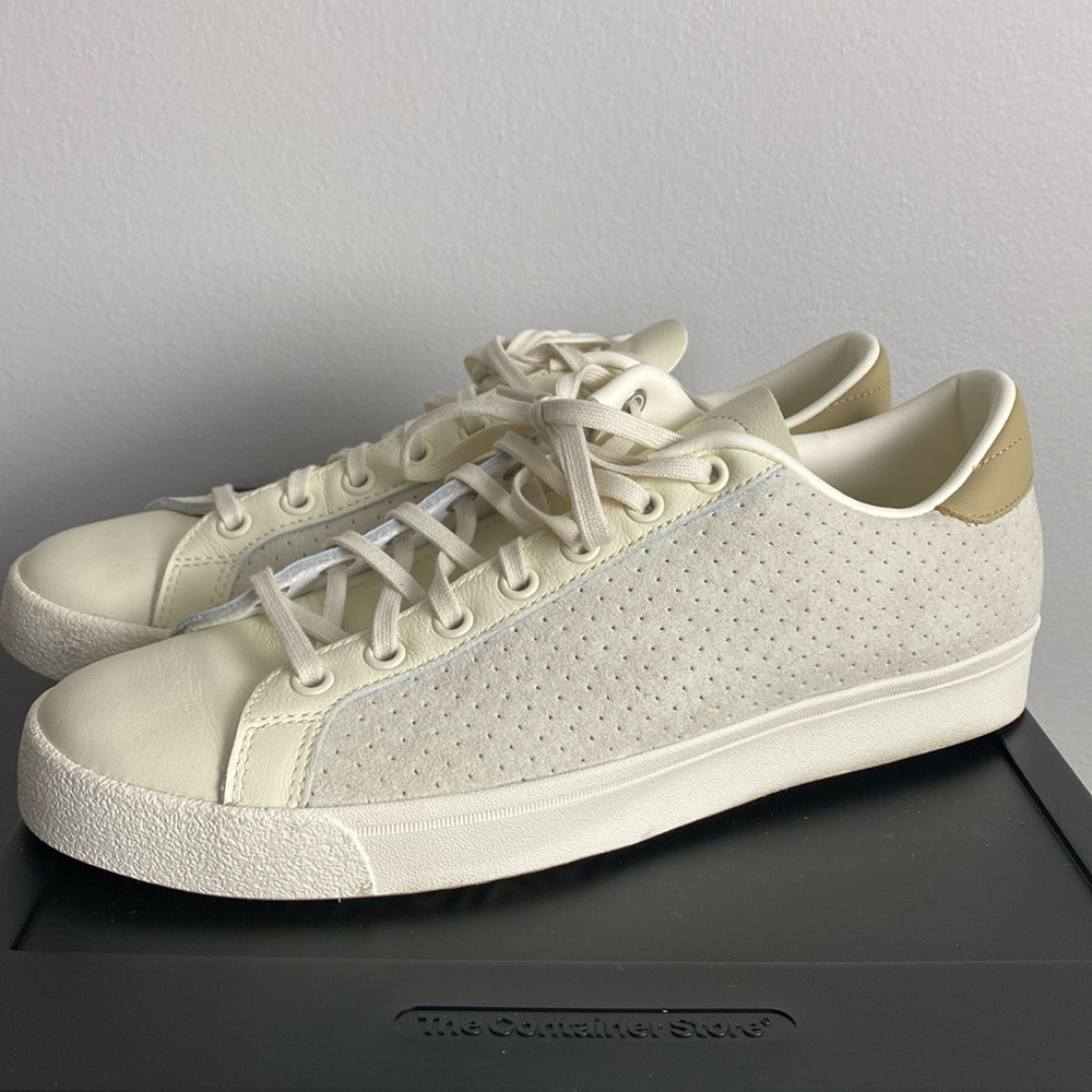 Adidas Stan smith-like  low top shoe men’s size 10